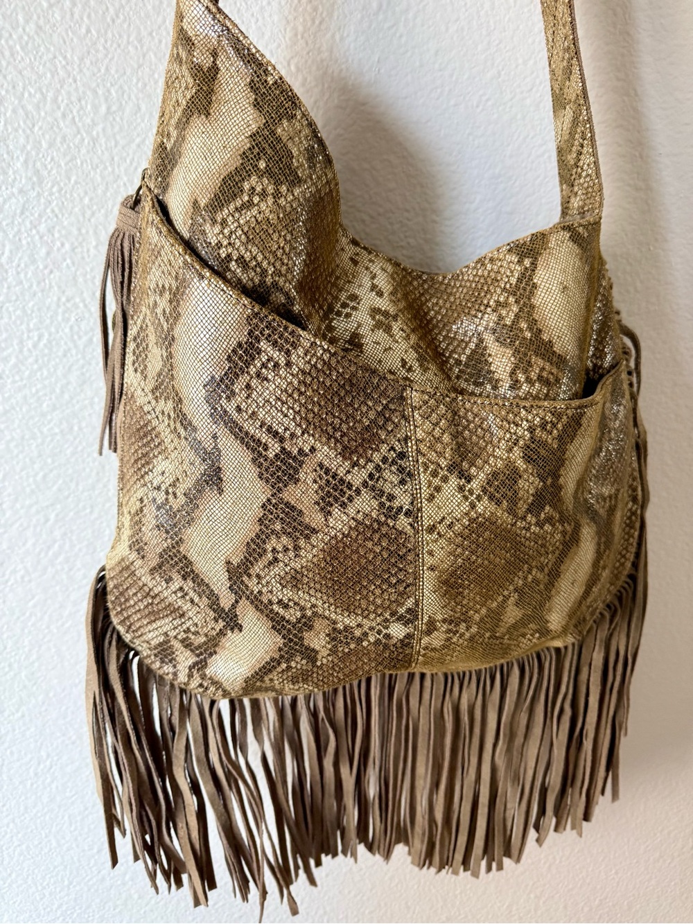 Muxo by Camila Alves Fringed Snake Print Crossbody Bag - Picture 5 of 7
